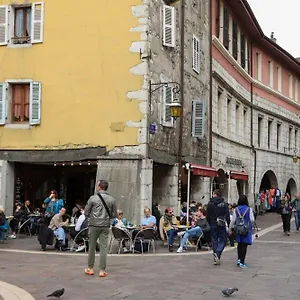 Appartement Le Coeur De : Splendide T2 Plein Centre, Annecy
